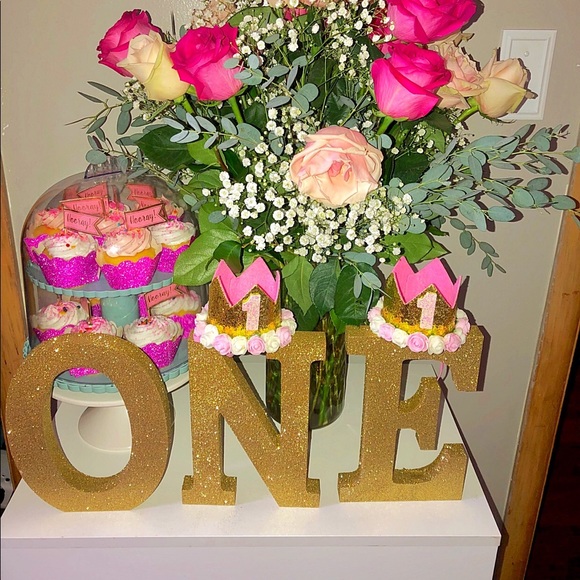 Twin Girls 1st Birthday Cake Smash Party Set - Picture 3 of 7